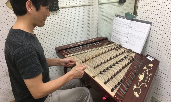 中国のハンマーダルシマー】揚琴ってどんな楽器？ | ケルトの笛ブログ